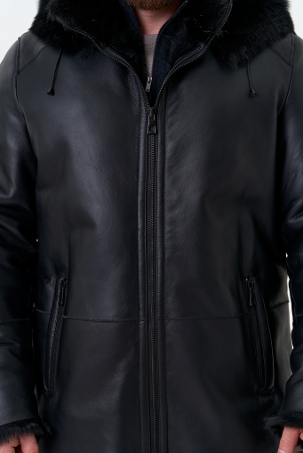 Миниатюра фотографии Мужская дубленка черного цвета с капюшоном