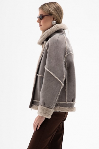 Миниатюра фотографии Женская короткая дубленка из эко кожи 