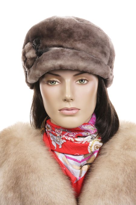 Купить Шапка женская из овчины в каталоге