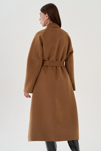 Миниатюра фотографии Удлиненное женское пальто в коричневом  цвете 