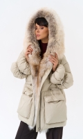 Миниатюра фотографии Женский пуховик с капюшоном из меха лисы