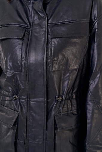 Миниатюра фотографии Женская кожаная куртка с капюшоном 
