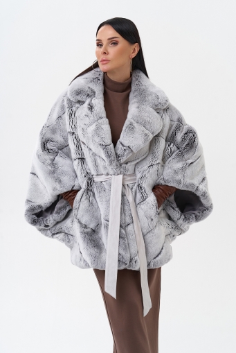 Миниатюра фотографии Шуба из меха кролика с английским воротником 