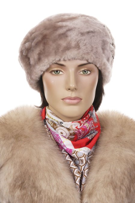 Купить Шапка женская из мутона в каталоге