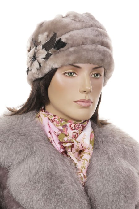 Купить Шапка женская из мутона в каталоге