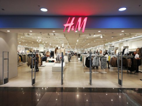 H & M
