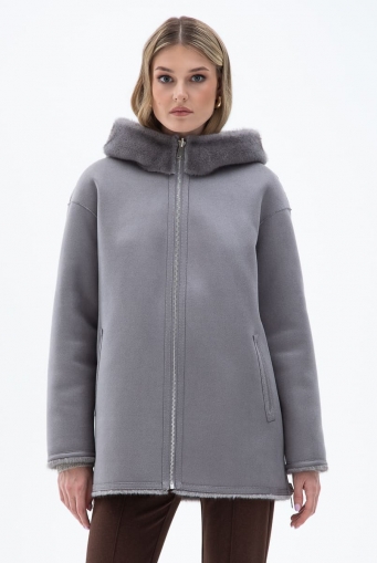 Миниатюра фотографии Женская двухсторонняя дубленка из эко кожи с капюшоном