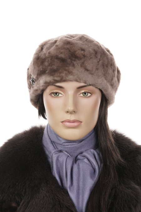 Купить Шапка женская из мутона в каталоге