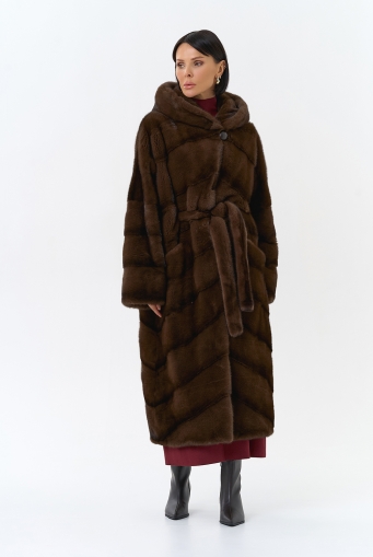 Миниатюра фотографии Шуба из меха норки с капюшоном