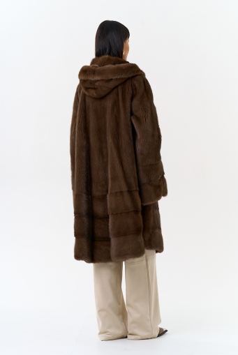 Миниатюра фотографии Шуба из меха норки с капюшоном