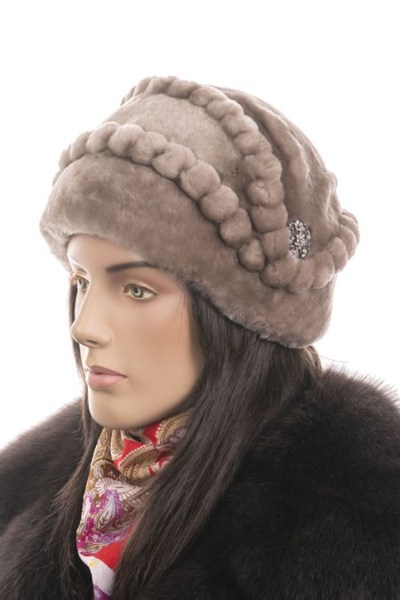 Купить Шапка женская из мутона в каталоге
