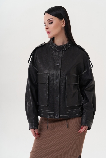 Миниатюра фотографии Куртка черного цвета с контрастной строчкой