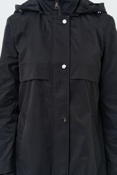 Купить Плащ женский черного цвета с капюшоном в каталоге