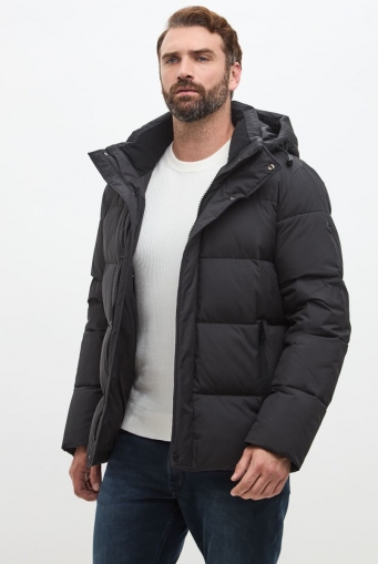 Миниатюра фотографии Мужской черный пуховик больших размеров