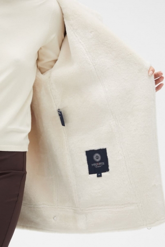 Миниатюра фотографии Женская удлиненная дубленка из эко кожи