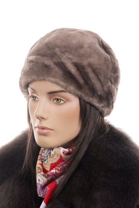 Купить Шапка женская из мутона в каталоге