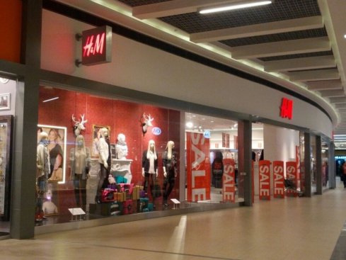 H & M