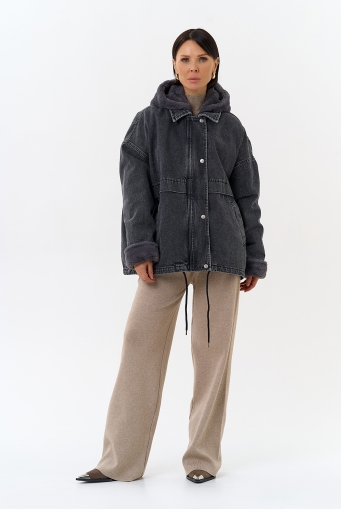 Миниатюра фотографии Женская утепленная джинсовая куртка с отделкой из эко меха