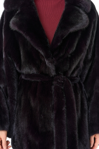 Миниатюра фотографии Шуба из меха норки с английским воротником в цвете баклажан