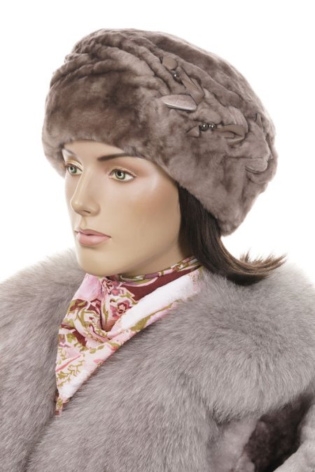 Купить Шапка женская из мутона в каталоге