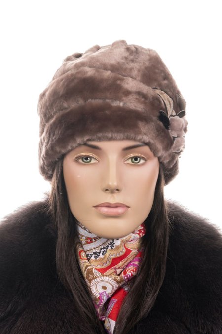 Купить Шапка женская из мутона в каталоге