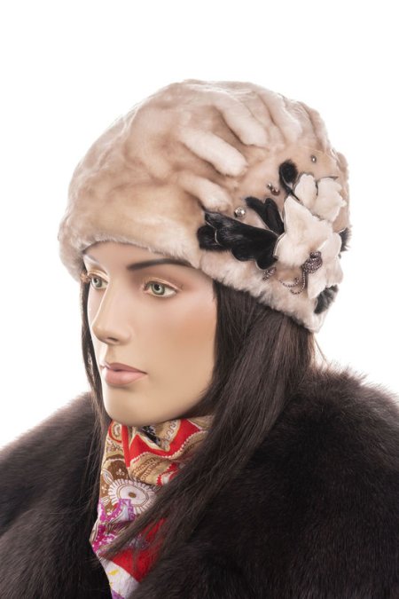 Купить Шапка женская из мутона в каталоге