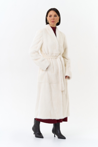 Миниатюра фотографии Белая шуба из меха норки с поясом