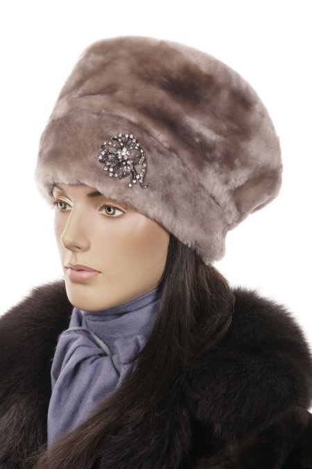 Купить Шапка женская из мутона в каталоге