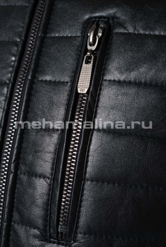 Миниатюра фотографии Куртка из эко кожи черного цвета на молнии