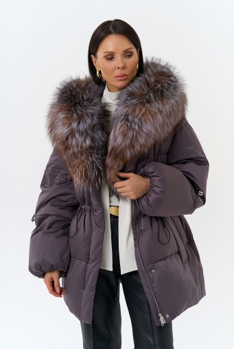 Миниатюра фотографии Женский пуховик с капюшоном из меха блюфрост