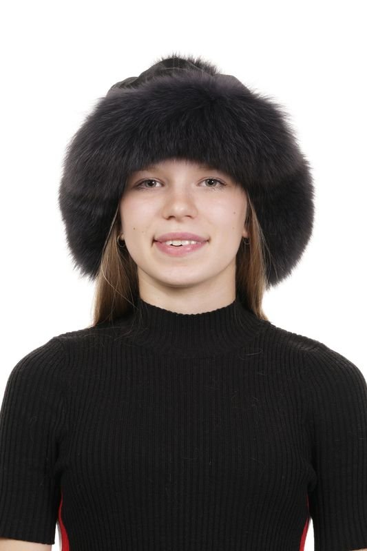 Миниатюра фотографии Шапка женская из натуральной кожи с песцом