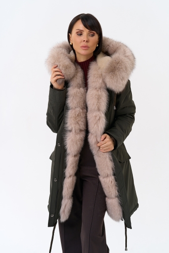 Миниатюра фотографии Женская парка с капюшоном из меха песца