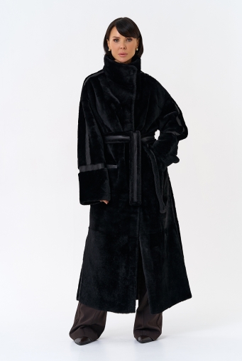 Миниатюра фотографии Женская двухсторонняя дубленка с воротником стойкой