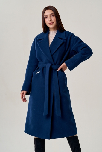 Миниатюра фотографии Длинное женское пальто в синем цвете