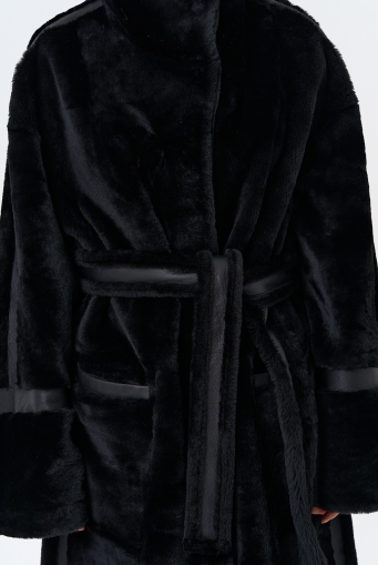 Миниатюра фотографии Женская двухсторонняя дубленка с воротником стойкой