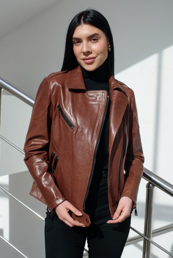 Миниатюра фотографии Женская куртка - косуха 