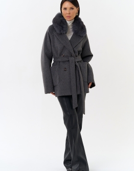 Купить Женское утепленное пальто с отделкой из меха песца в каталоге