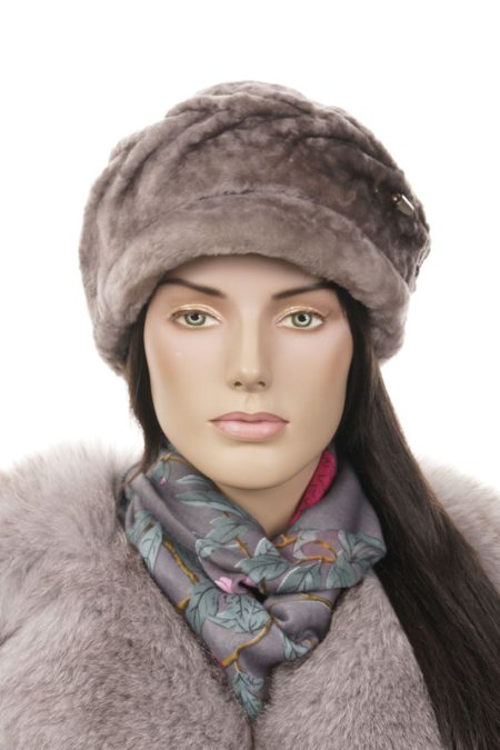 Купить Шапка женская из мутона в каталоге
