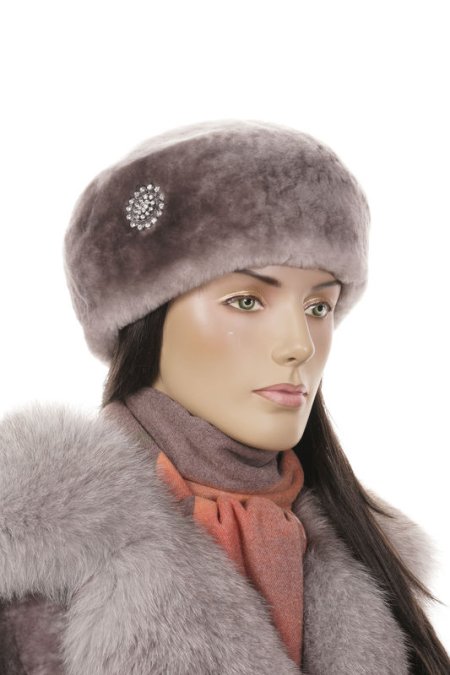 Купить Шапка женская из мутона в каталоге