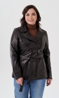 Миниатюра фотографии Женская кожаная куртка с поясом