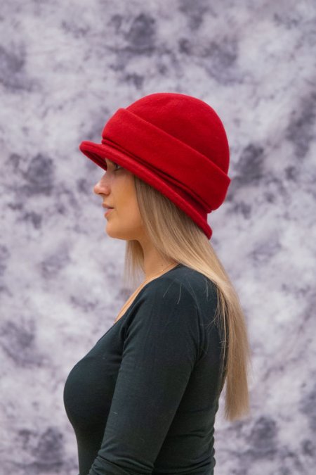 Купить Шапка женская из трикотажа в каталоге