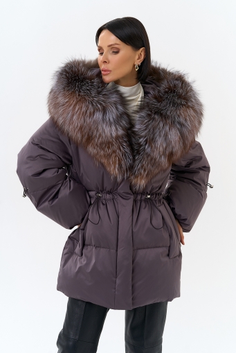 Миниатюра фотографии Женский пуховик с капюшоном из меха блюфрост