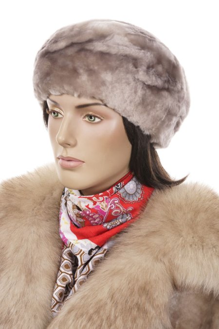 Купить Шапка женская из мутона в каталоге