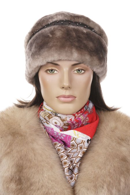 Купить Шапка женская из мутона в каталоге