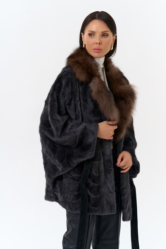 Миниатюра фотографии Шуба из меха норки с воротником из меха лисы