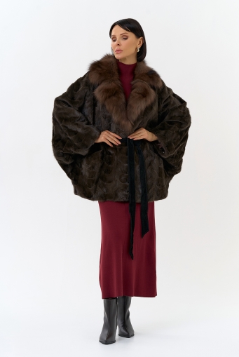 Миниатюра фотографии Шуба из меха норки с воротником из меха лисы