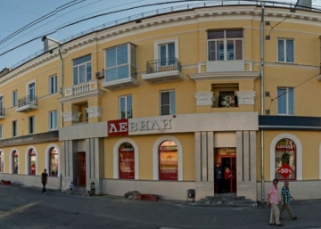 Магазин Левили на ул. ​Карла Маркса, где можно купить верхнюю одежду в России