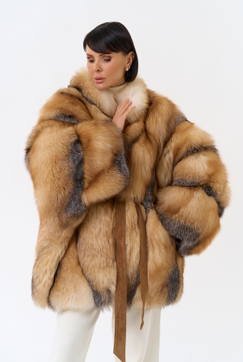 Миниатюра фотографии Шуба из лисы свободного кроя
