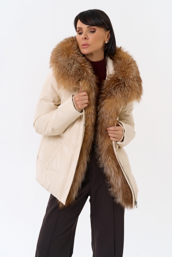 Миниатюра фотографии Женский пуховик из эко кожи с отделкой из натуральной лисы