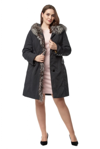 Миниатюра фотографии Женское пальто из текстиля с капюшоном, отделка лиса
